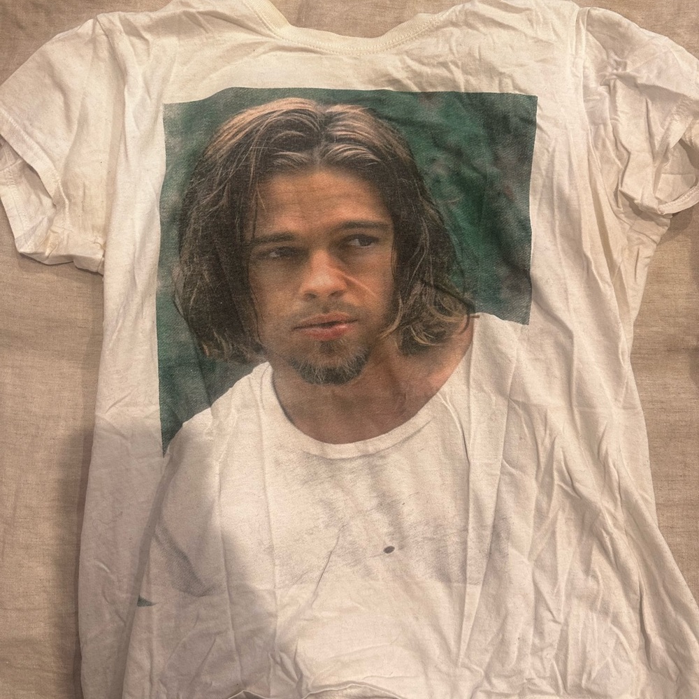 Young Brad Pitt vintage-inspired tee. In good condition